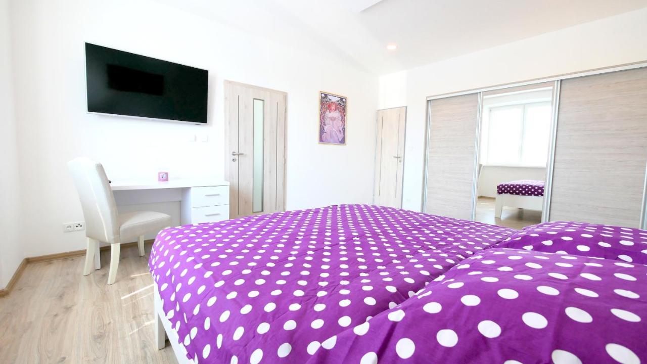 Apartman U Louckeho Klastera 2 Plus Kk Зноймо Экстерьер фото